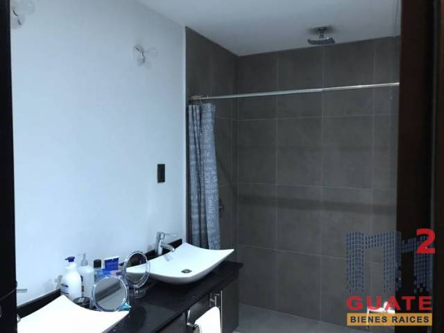 Apartamento de 159 m2 de construcción en Venta, Zona 16 - Miniatura 11