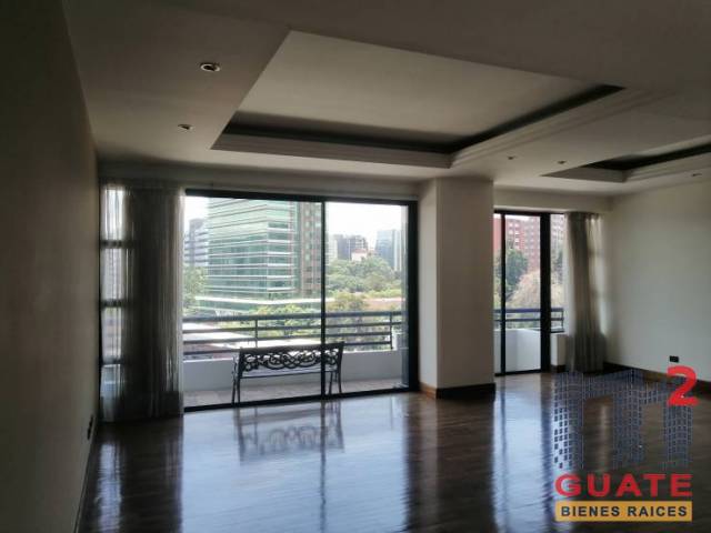 Apartamento de 155 m2 de construcción en Renta, Zona 10 - Image 2