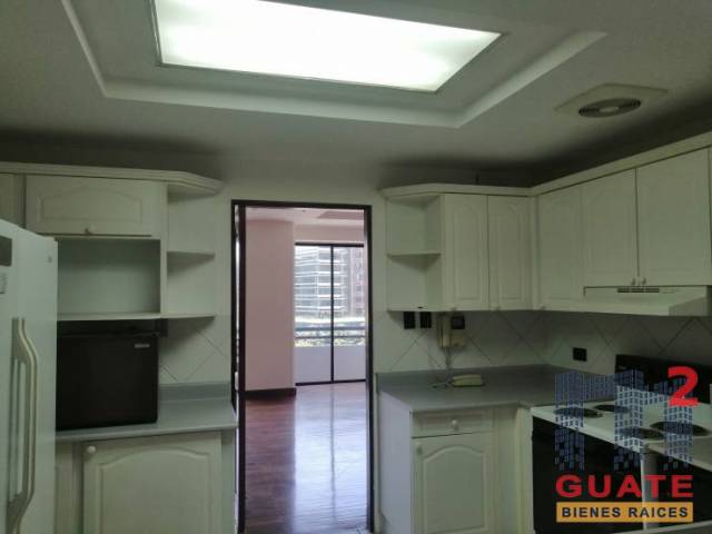 Apartamento de 155 m2 de construcción en Renta, Zona 10 - Miniatura 7