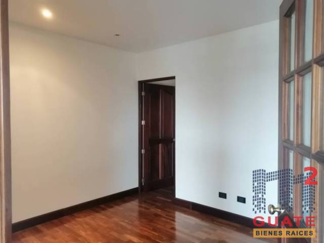 Apartamento de 155 m2 de construcción en Renta, Zona 10 - Miniatura 9