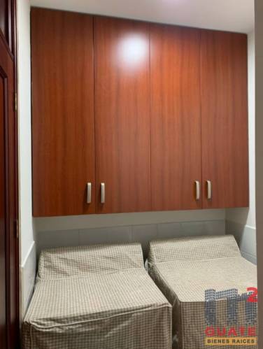 Apartamento de 154 m2 de construcción en Venta, Zona 10 - Image 1