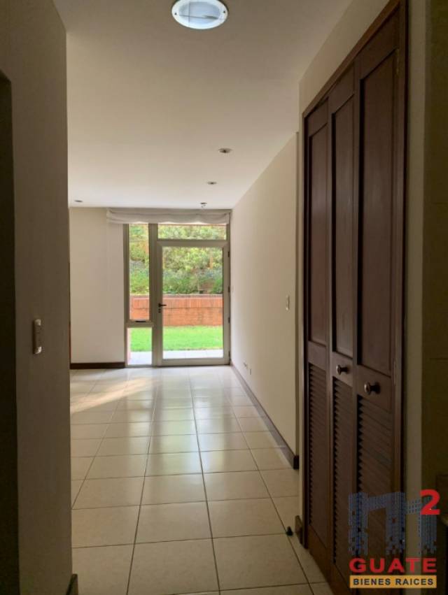 Apartamento de 154 m2 de construcción en Venta, Zona 10 - Miniatura 3