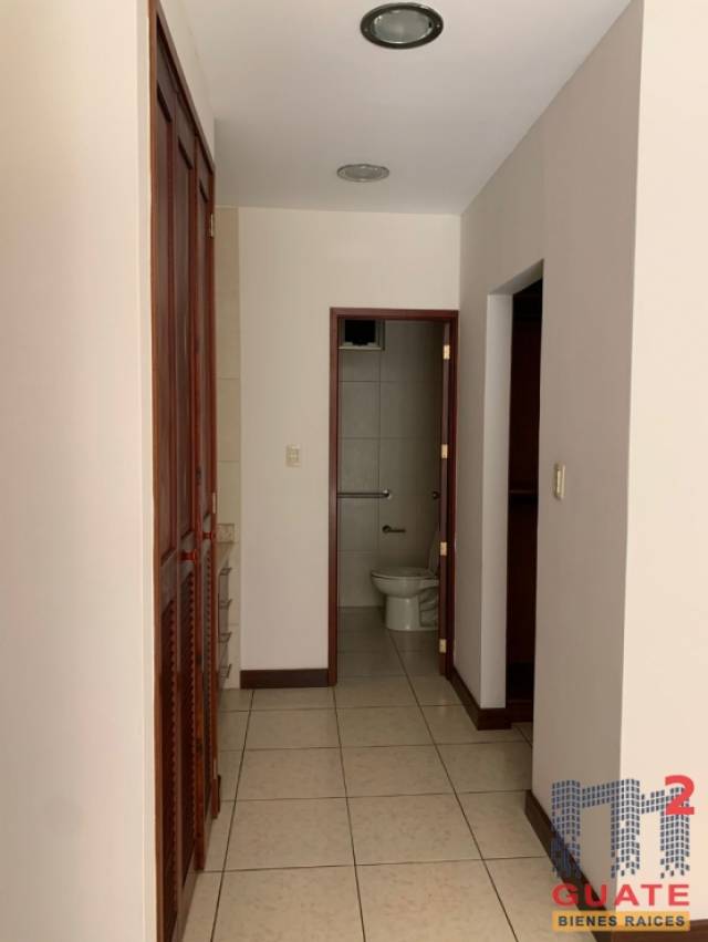 Apartamento de 154 m2 de construcción en Venta, Zona 10 - Miniatura 4