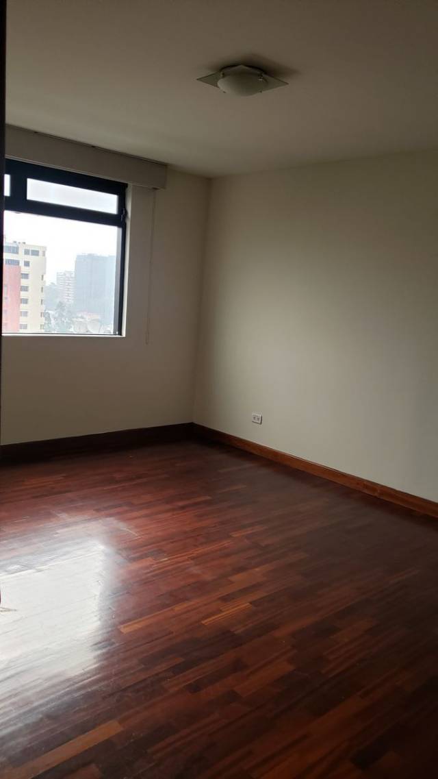 (+1) Apartamento Edificio Almeira, Zona 14 - Miniatura 5
