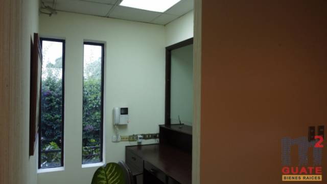 Casa de 192 m2 de construcción en Renta, Zona 10 - Image 2