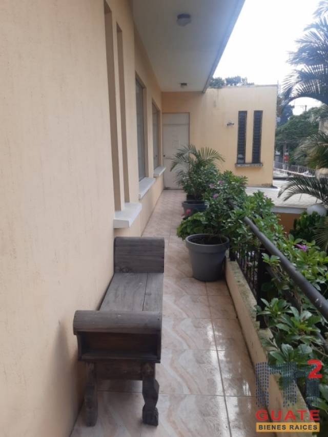 Casa de 192 m2 de construcción en Renta, Zona 10 - Miniatura 6