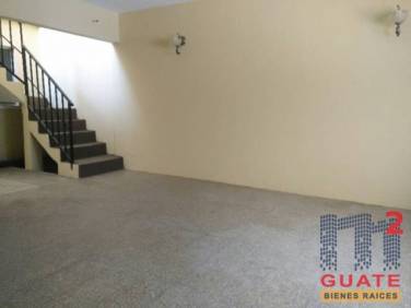 Casa de 267 m2 de construcción, en Venta, Zona 02 - Image 1