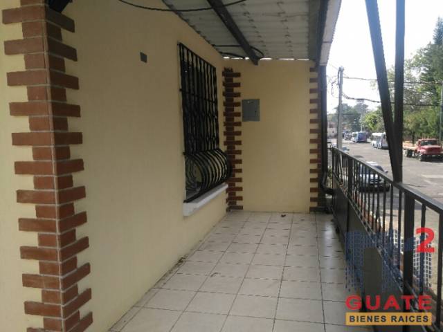 Casa de 267 m2 de construcción, en Venta, Zona 02 - Image 3
