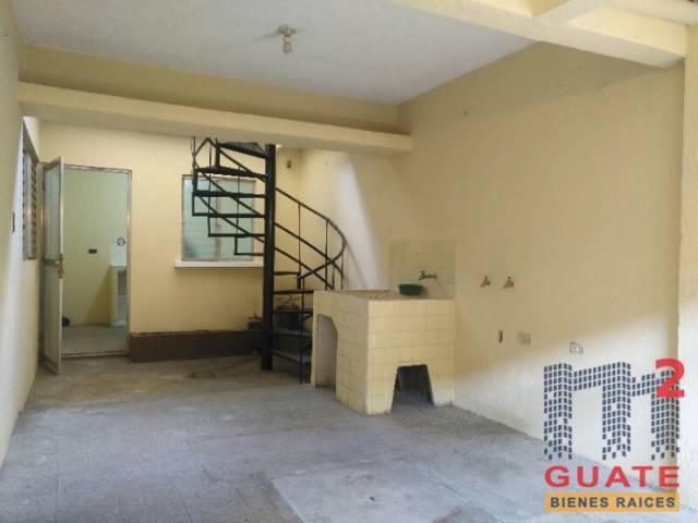 Casa de 267 m2 de construcción, en Venta, Zona 02 - Image 4