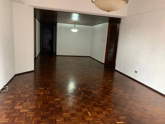 (+1) Apartamento Santa Clara, Zona 10 - Image 2