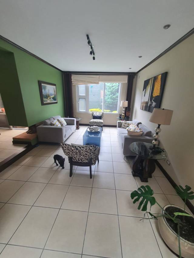 (+1) Casa Ensenada de San Isidro, Zona 16 - Image 2