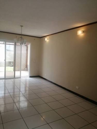 (+1) Casa Cascadas de la Montaña, Zona 16 - Image 1