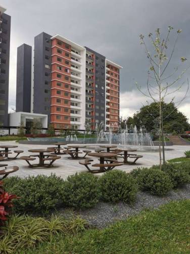 (+1) Apartamento Edificio La Villa, Zona 14 - Image 1