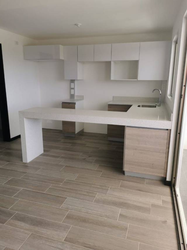 (+1) Apartamento Edificio La Villa, Zona 14 - Image 3
