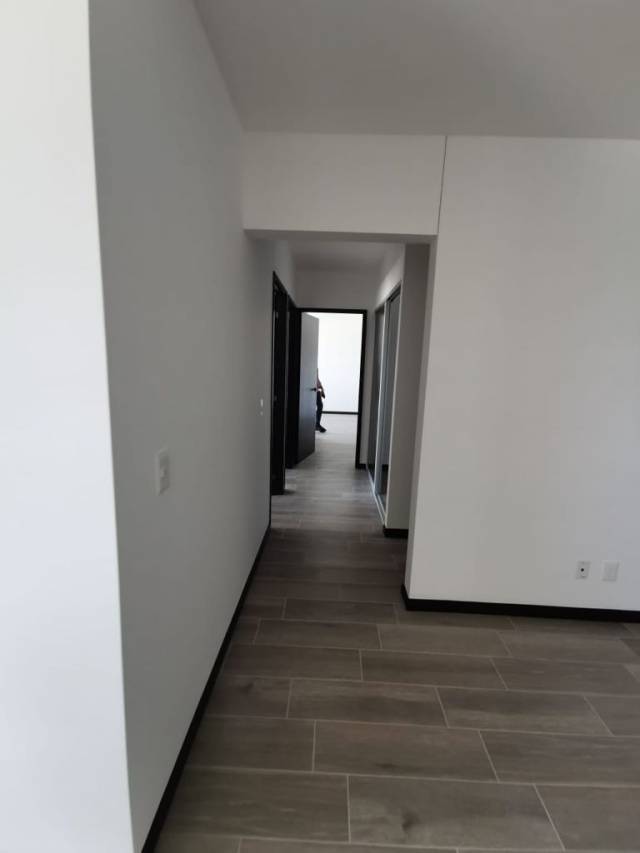 (+1) Apartamento Edificio La Villa, Zona 14 - Image 4