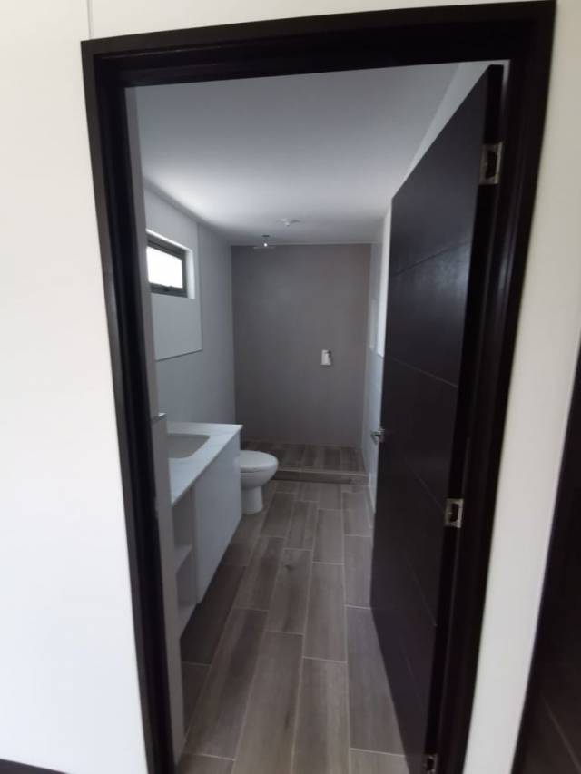 (+1) Apartamento Edificio La Villa, Zona 14 - Image 5