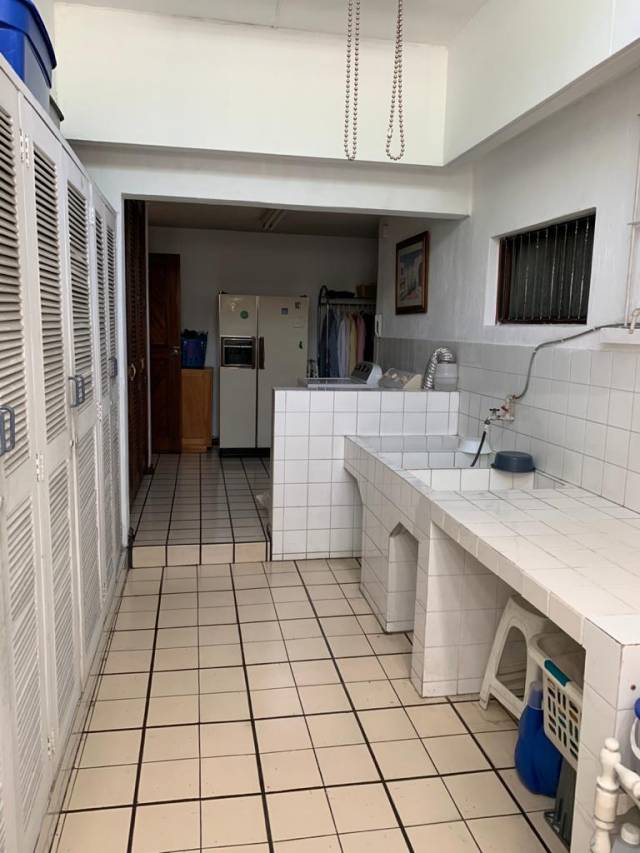 Vendo casa en exclusivo sector de San Cristóbal - Image 4