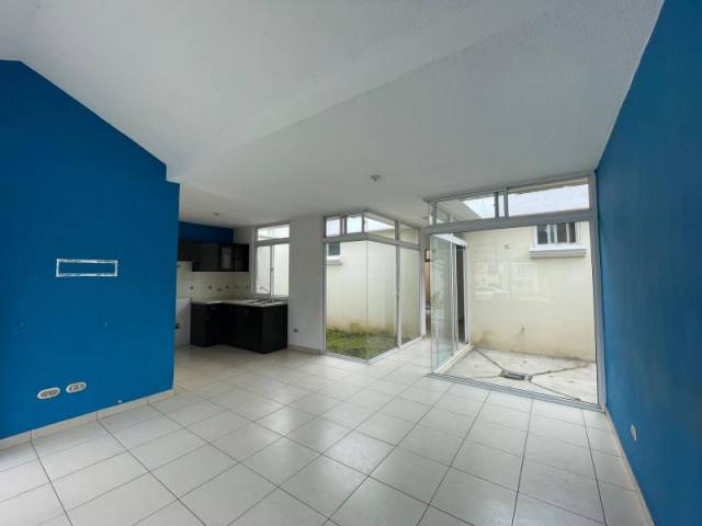 CityMax Antigua vende casa con financiamiento en Santiago Sacatepéquez - Image 4