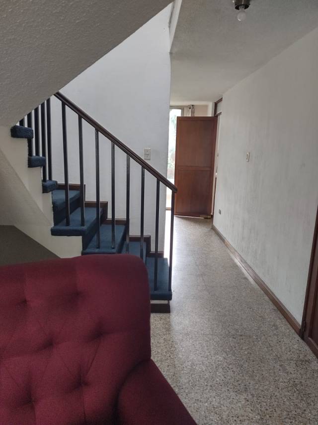 (+1) Casa Residenciales San Carlos, Zona 11 - Image 4