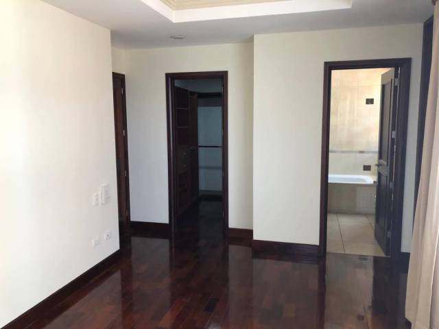 Apartamento en venta zona 10 - Miniatura 4