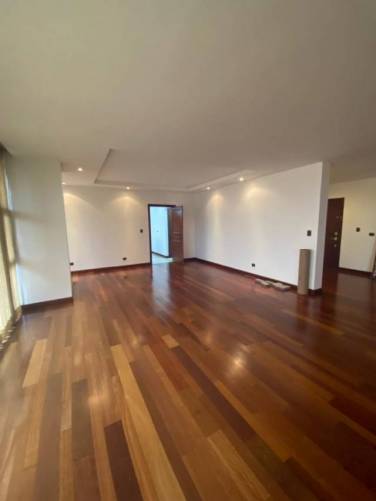 (+1) Apartamento Edificio Baltica, Zona 14 - Image 1