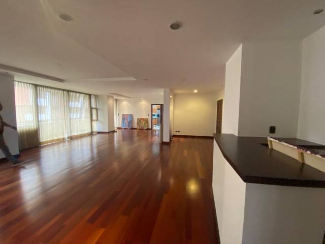 (+1) Apartamento Edificio Baltica, Zona 14 - Image 3