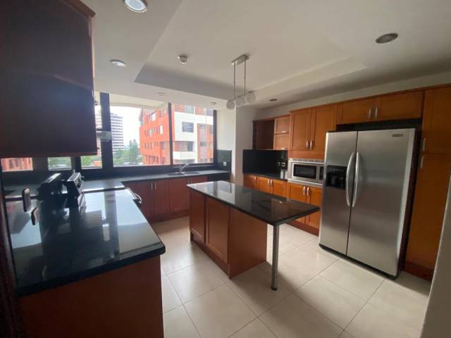 (+1) Apartamento Edificio Baltica, Zona 14 - Image 4
