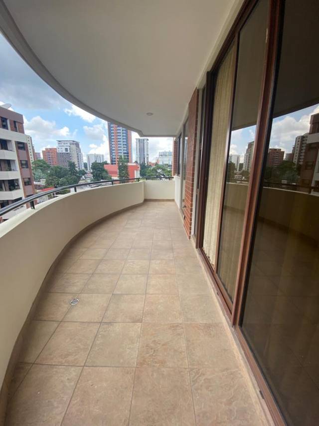 (+1) Apartamento Edificio Baltica, Zona 14 - Image 5