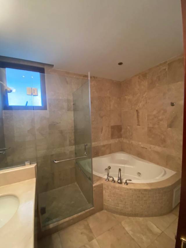 (+1) Apartamento Edificio Baltica, Zona 14 - Miniatura 6