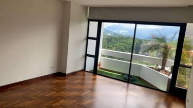 (+1) Apartamento Zona 14, Plaza Mayor - Image 1