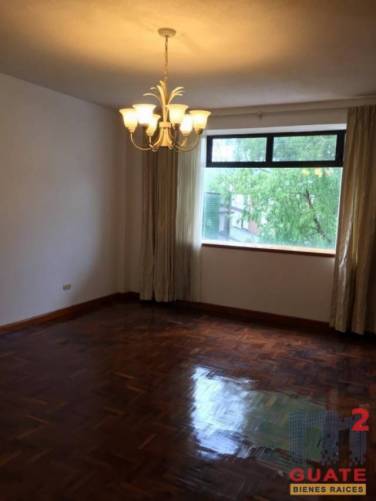 Apartamento de 240 m2 de construcción en Renta, Zona 13