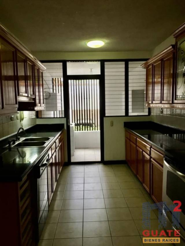 Apartamento de 240 m2 de construcción en Renta, Zona 13 - Image 4