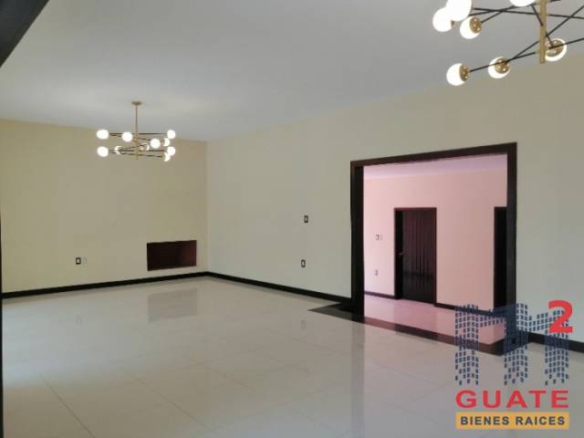 Casa de 400 m2 de construcción, en Renta, Zona 10 - Image 3