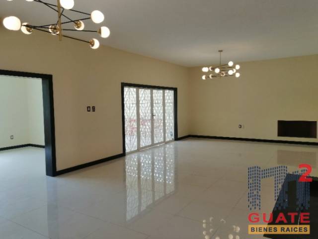 Casa de 400 m2 de construcción, en Renta, Zona 10 - Image 4