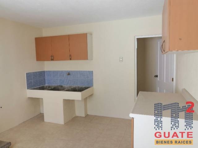 Casa de 400 m2 de construcción, en Renta, Zona 10 - Miniatura 10
