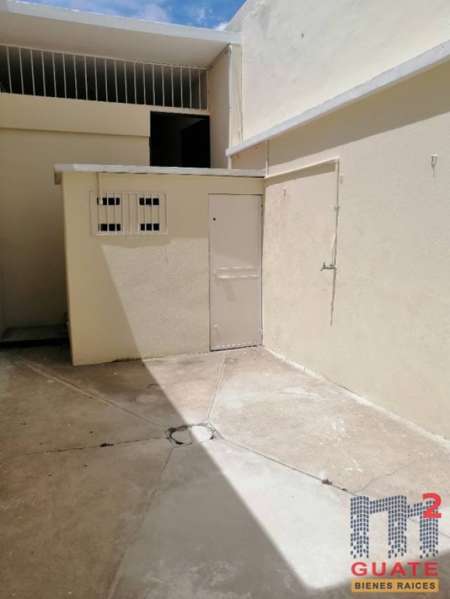 Casa de 400 m2 de construcción, en Renta, Zona 10 - Miniatura 11