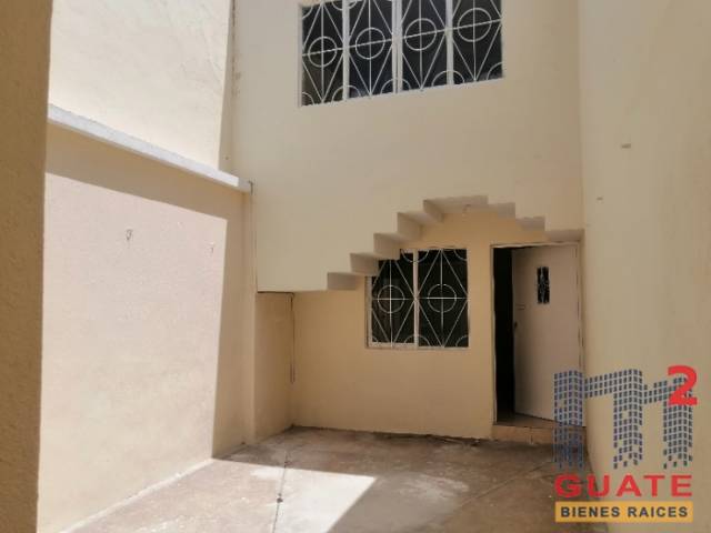 Casa de 400 m2 de construcción, en Renta, Zona 10 - Miniatura 12