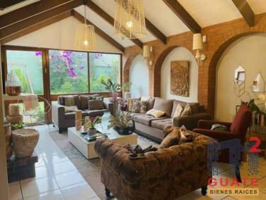 Casa de 435 m2 de construcción, en Venta Zona 15 - Image 1