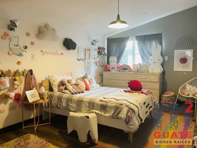 Casa de 435 m2 de construcción, en Venta Zona 15 - Image 3