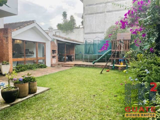 Casa de 435 m2 de construcción, en Venta Zona 15 - Image 5