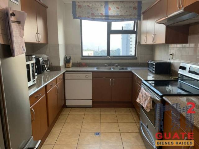 Apartamento de 240 m2 de construcción en Renta, Zona 14 - Image 2