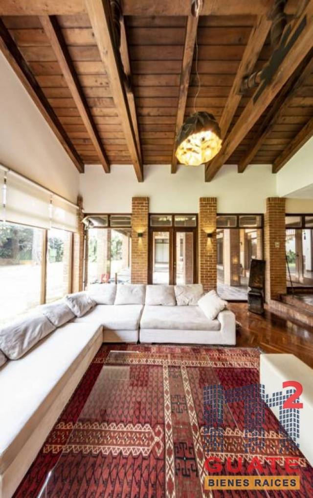 Casa de 684 m2 de construcción, en Renta, Zona 14 - Miniatura 7