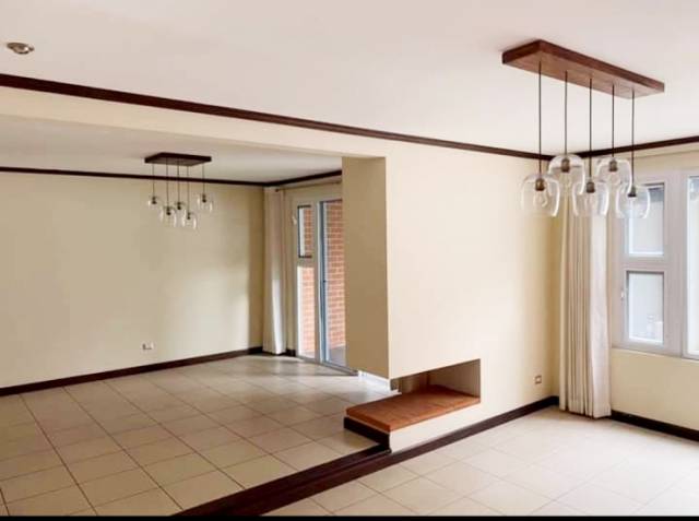 (+1) Casa Zona 16 - Image 2