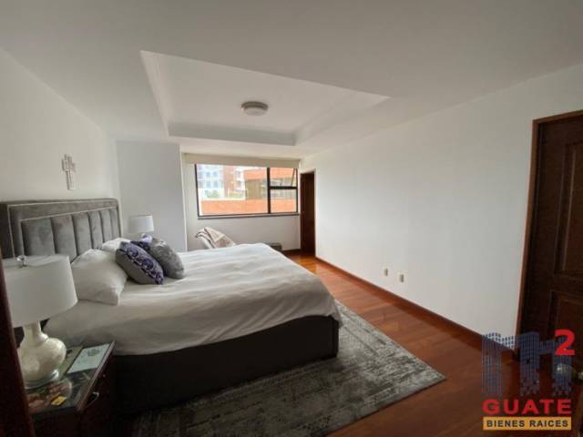 Apartamento de 240 m2 de construcción en Venta, Zona 14 - Image 4