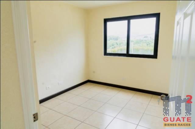 Casa de 147.3 m2 de construcción, en Venta, Zona 16 - Miniatura 6