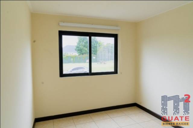 Casa de 147.3 m2 de construcción, en Venta, Zona 16 - Miniatura 14