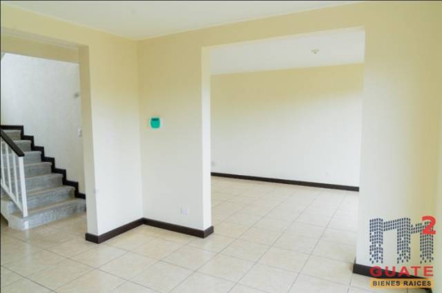 Casa de 147.3 m2 de construcción, en Venta, Zona 16 - Miniatura 15