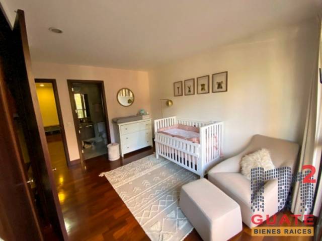 Apartamento de 200 m2 de construcción en Venta, Zona 14 - Miniatura 9