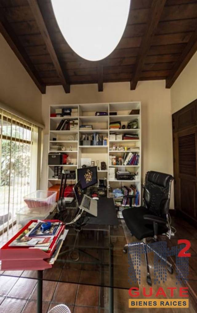 Casa de 684 m2 de construcción, en Renta, Zona 14 - Miniatura 8