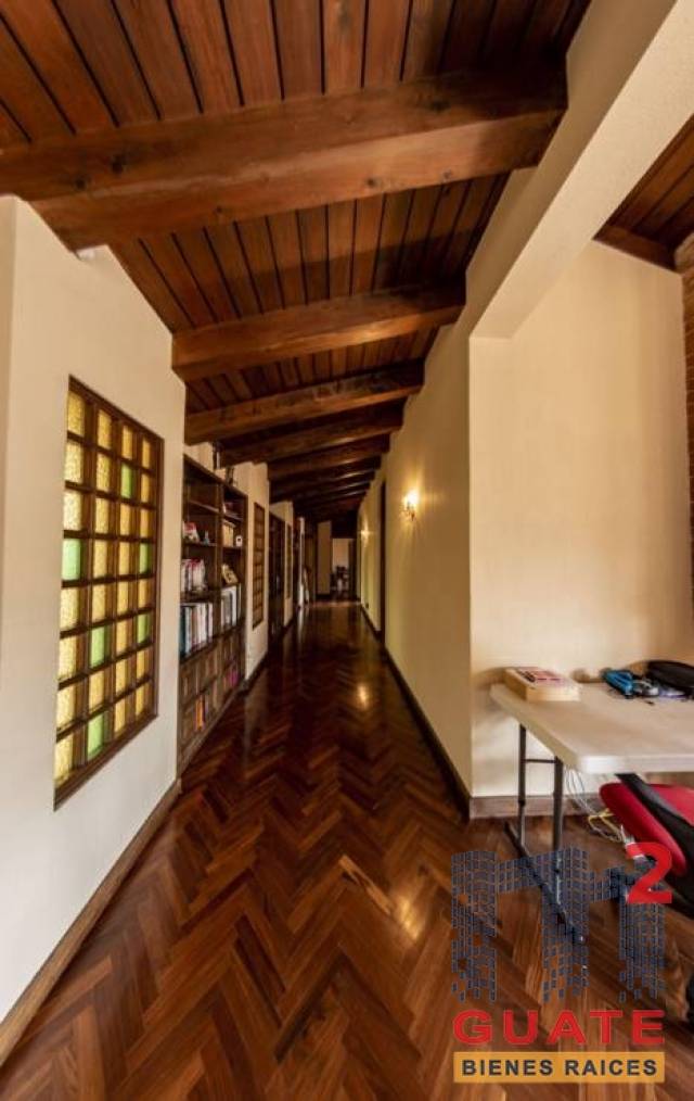 Casa de 684 m2 de construcción, en Renta, Zona 14 - Miniatura 15